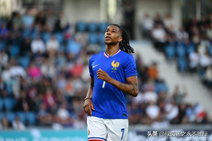 法国队主力中场大获个人荣誉 法国队主力中场大获个人荣誉