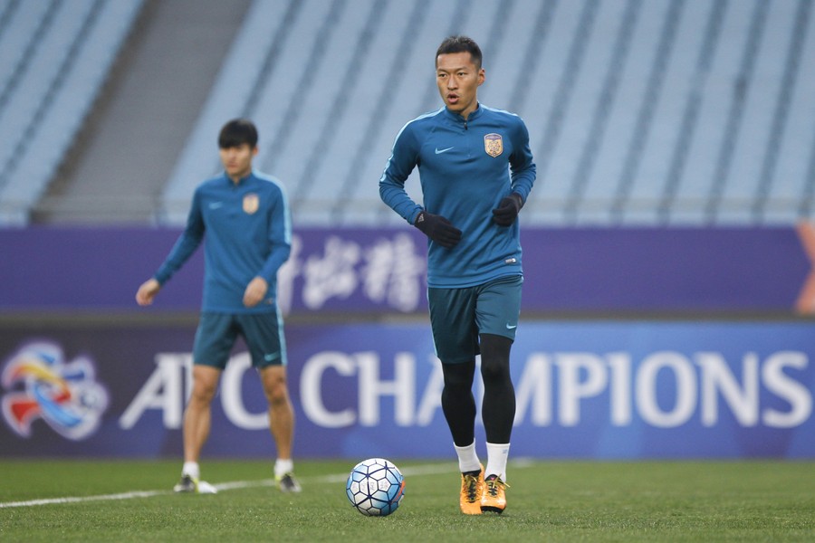 苏宁球员：亚冠比赛需要累积经验，继续前行