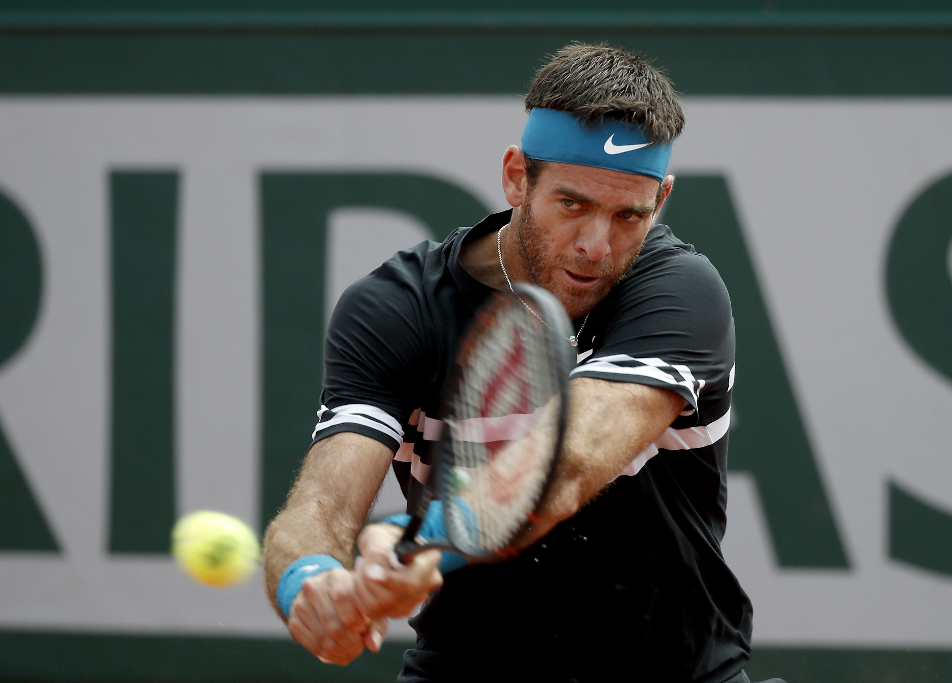 关于法国网球队翻盘世界网球队，纳达尔完成帽子戏法的信息