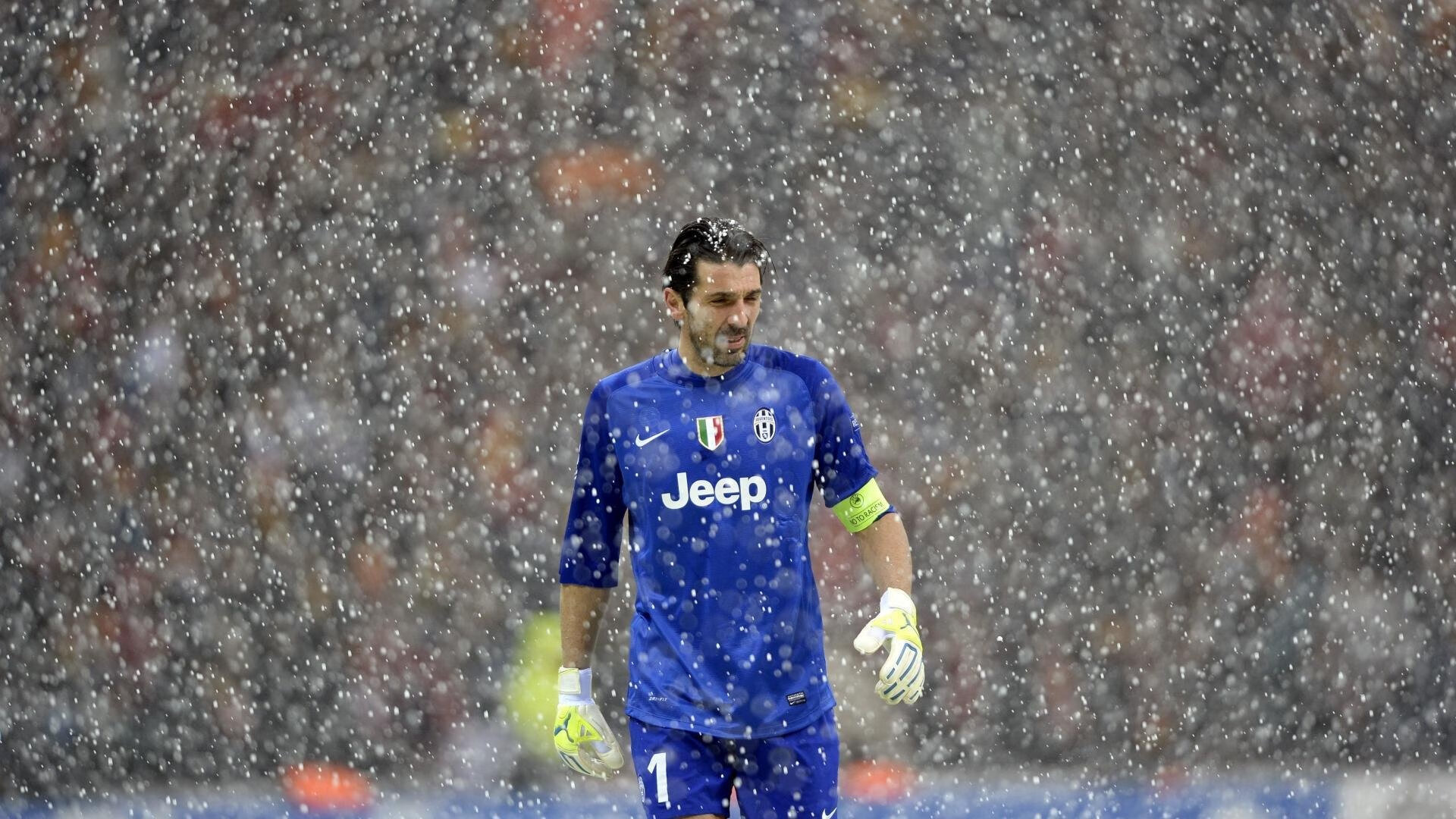 欧冠淘汰赛之夜，楚阿梅尼比赛走势一手掌控