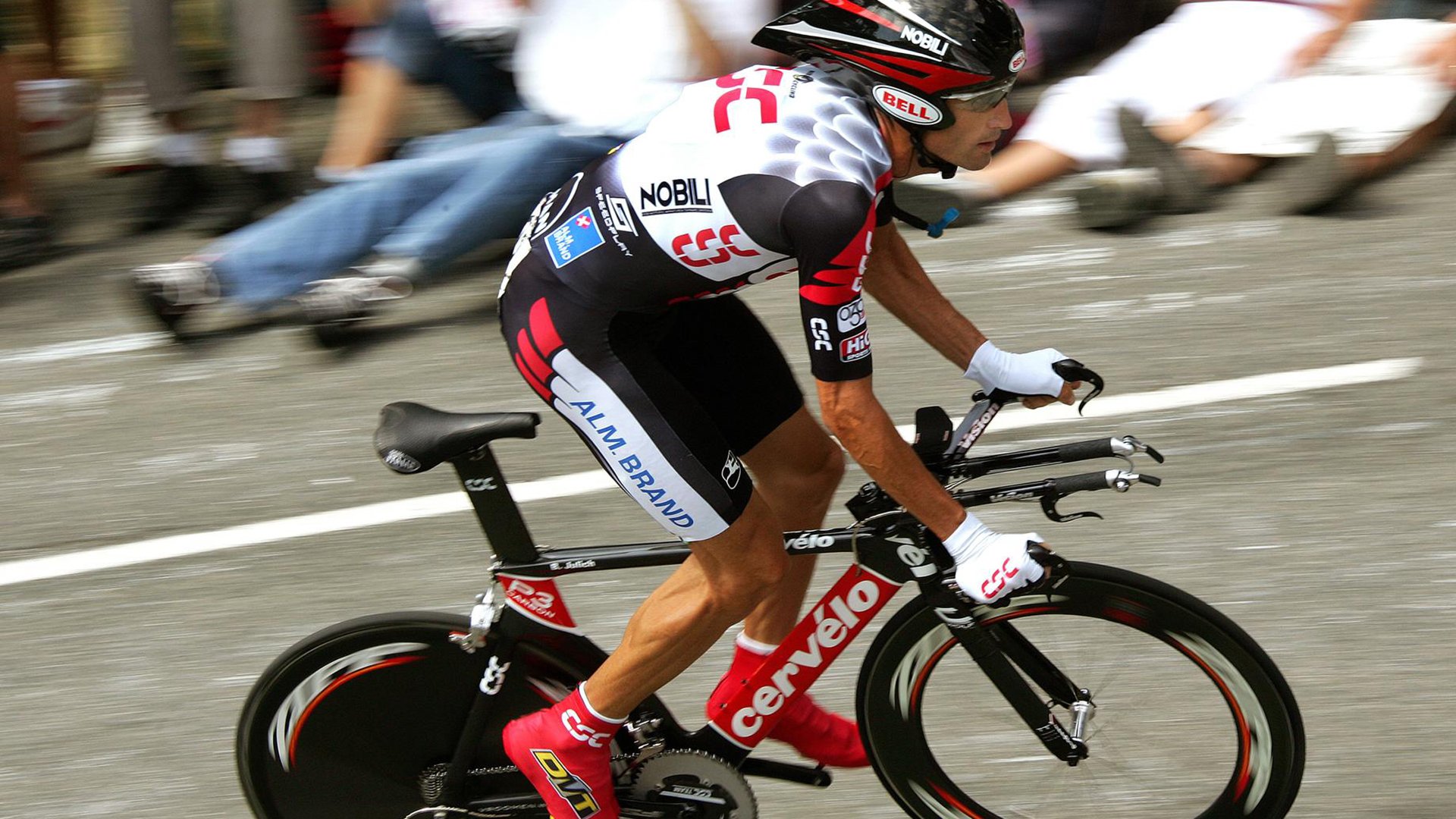 红牛二队惊天逆转，维斯塔潘刷新纪录，一场改写F1格局的夜晚