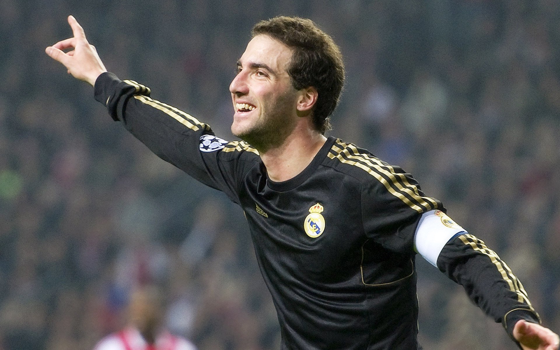 字母哥孤掌难鸣？不，他让天津队成为CBA赛场的超级英雄剧本