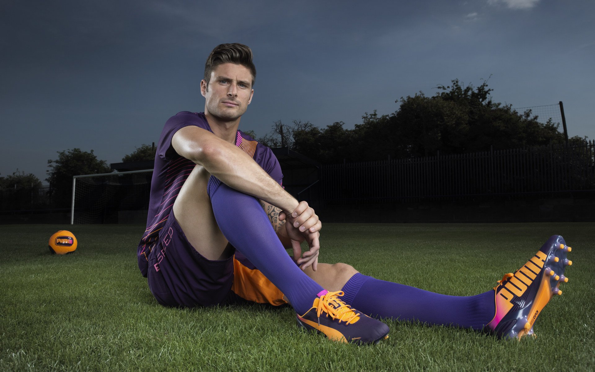 DB电竞直播平台入口-那一刻，足球在燃烧，当德国绝杀巴萨的宿命铁蹄，遇上马丁内利点亮的烽火